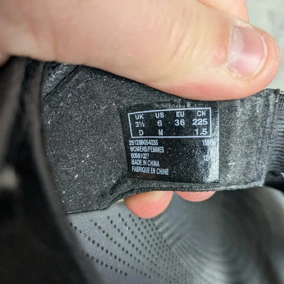 CLARKS Sandals women size 6 black and Gray super comfy! - Picture 8 of 8